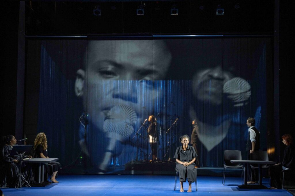 Under the Shade of a Tree I Sat and Wept at Teatro São Luiz