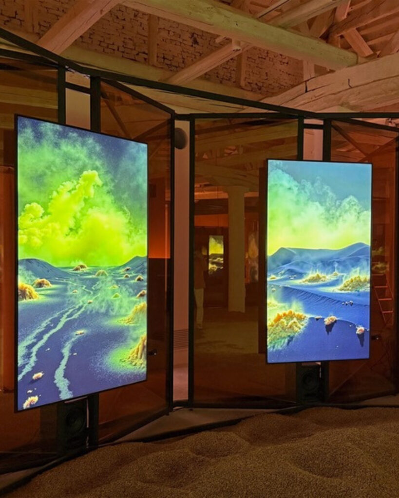Digital landscapes on screens inside the Portuguese pavilion, Paraíso, hoje.